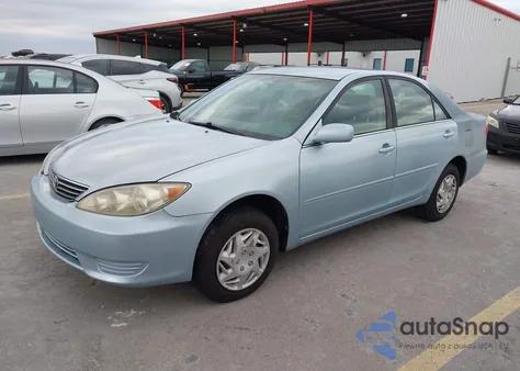 2005 Toyota Camry Le из США, поврежденный, VIN 4T1BE32K55U567472